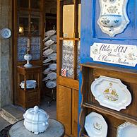 Souvenirshop with faience / pottery at Moustiers-Sainte-Marie, Provence, France
<BR><BR>More images at www.arterra.be</P>